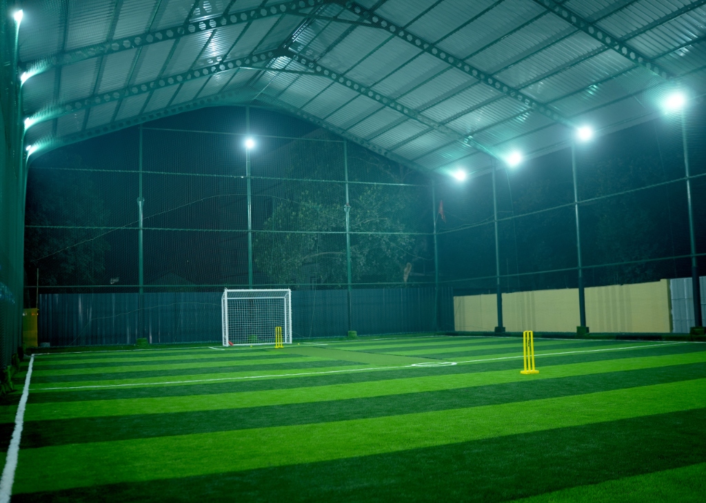 Indoor KhelVista turf with professional floodlights